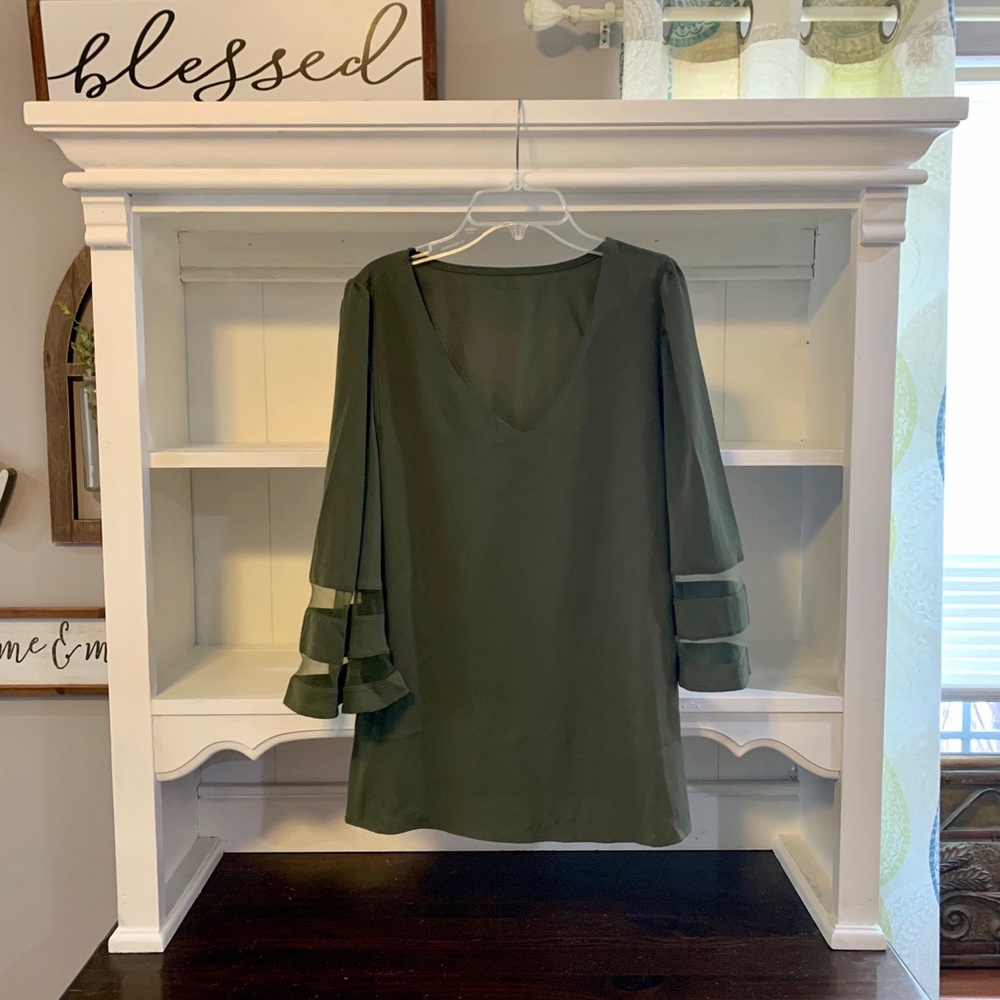 Bell sleeve blouse
